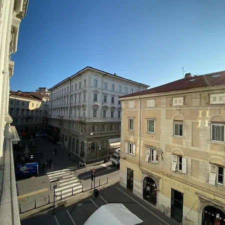 Palazzo Diana Exclusive Mansion R&r شقة ترييستي