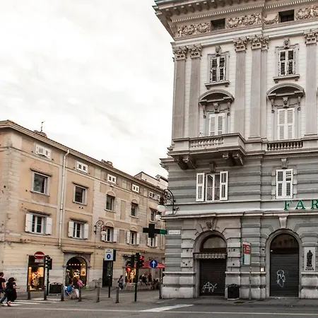 Palazzo Diana Exclusive Mansion R&r شقة ترييستي